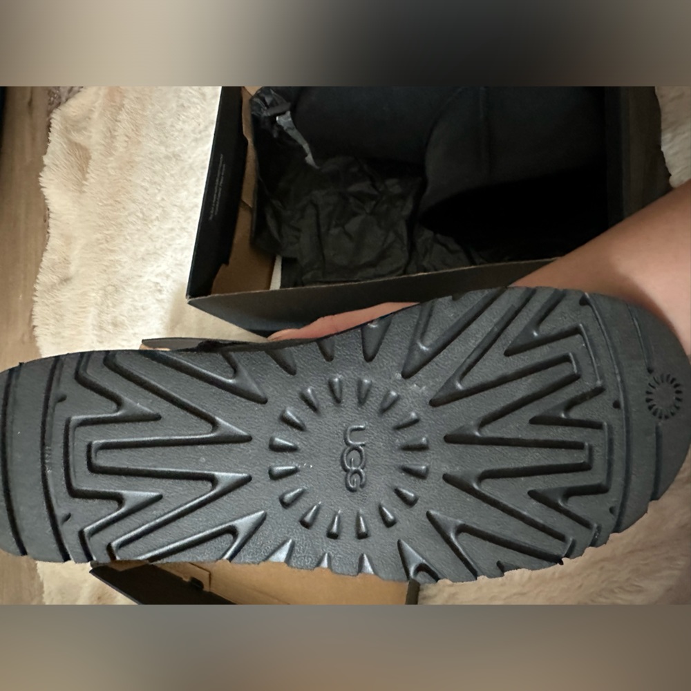Ugg boots in black